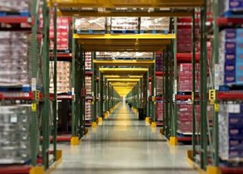 Warehouse rack tunnel